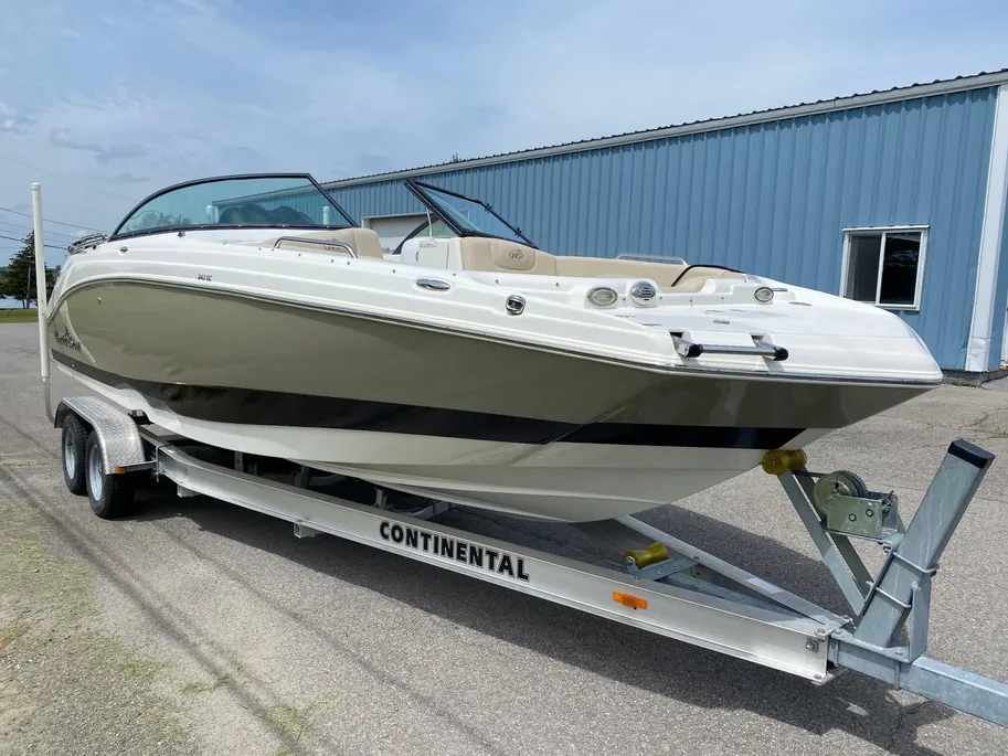 2018 NauticStar 243DC Sport Deck